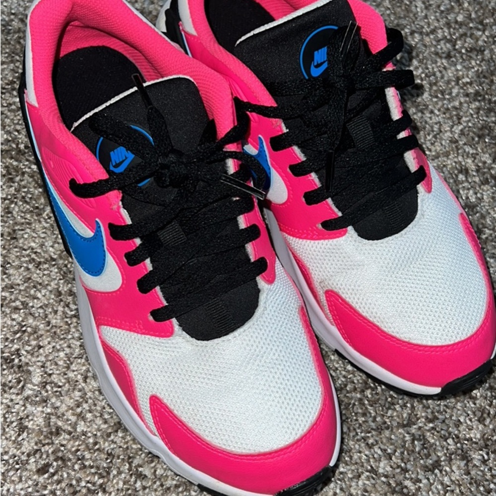 Nike air 6.5 Youth.